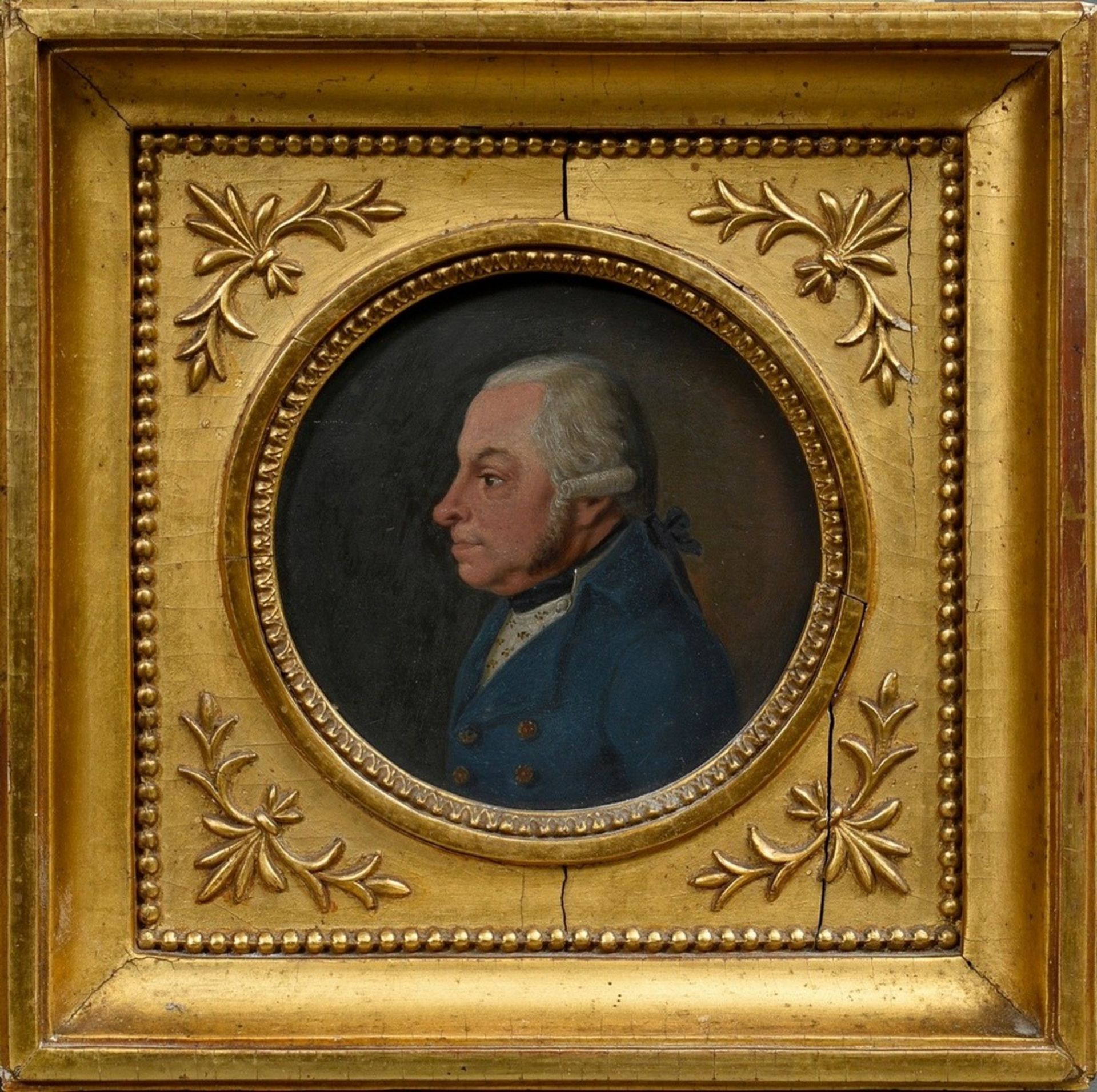 Unknown artist of the 19th c. "Portrait of a gentleman to the left", oil/wood, in gilded round fram