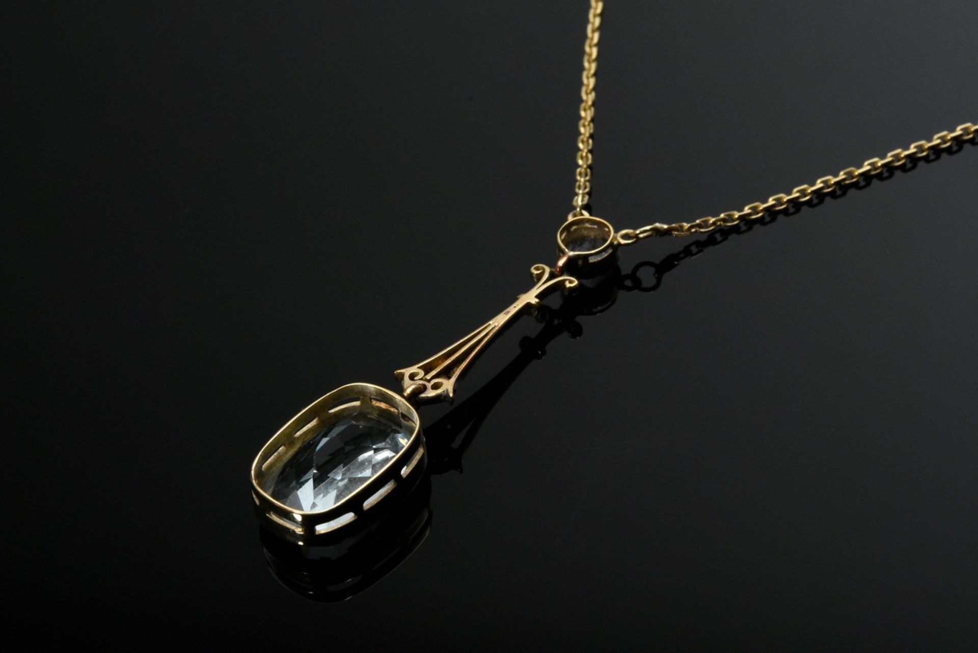 Delicate yellow gold 585 necklace of aquamarine art nouveau pendant (2 small pearls missing) on mod - Image 2 of 3