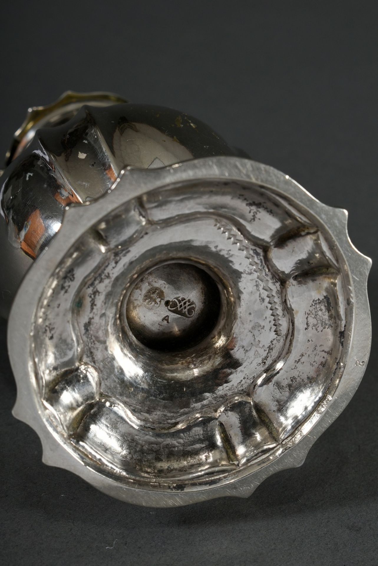 Baroque mustard vessel with straight lines, hinged lid with spoon recess and volute handle on four- - Image 6 of 7