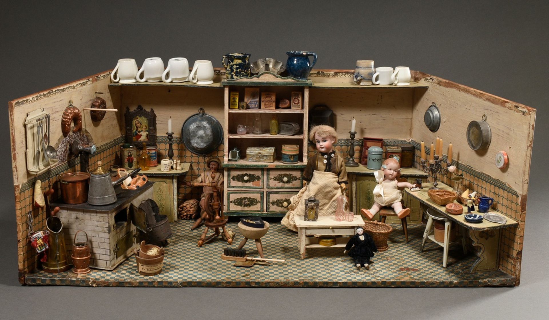 Wilhelminian period doll's kitchen with rich interior, metal cooker, earthenware and porcelain, pew - Image 2 of 18