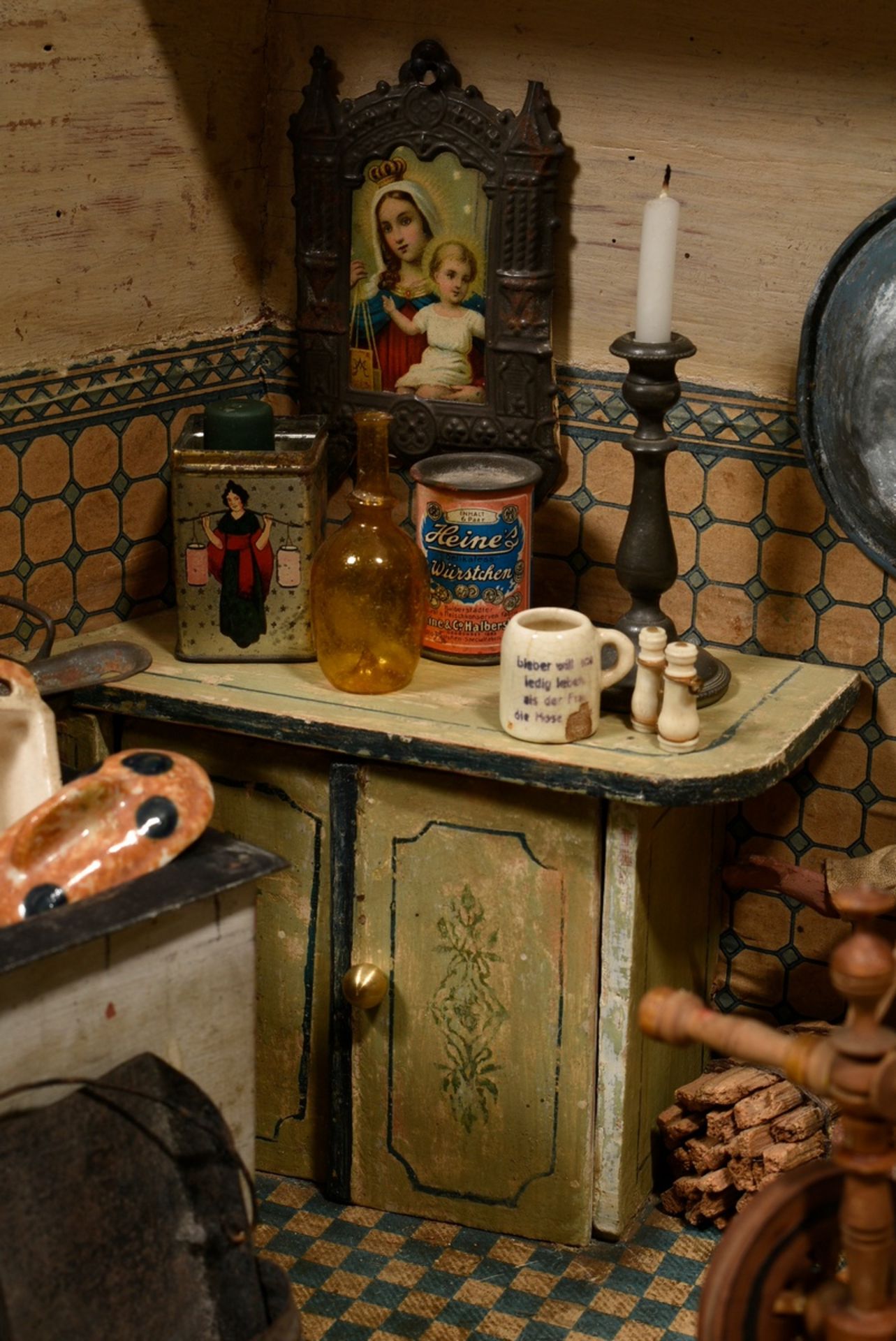 Wilhelminian period doll's kitchen with rich interior, metal cooker, earthenware and porcelain, pew - Image 5 of 18