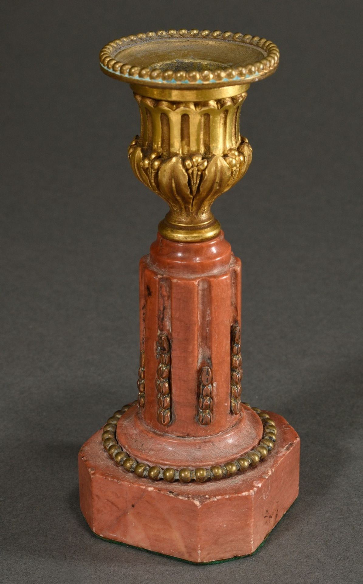 Small reddish marble column chandelier with bronze mounts, around 1900, h. 14cm, small defects