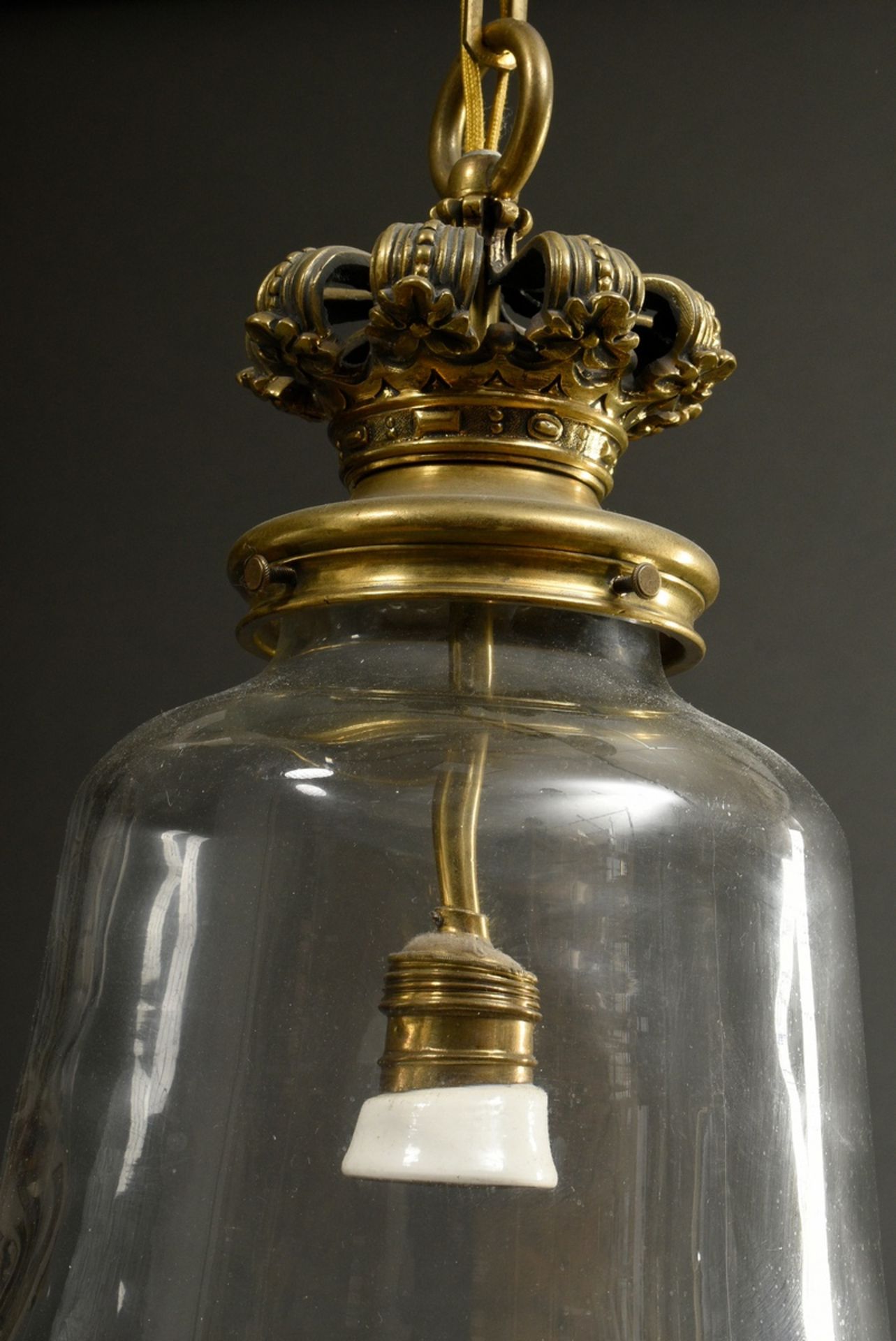 Ceiling lamp with bell-shaped glass dome and brass "crowns" mount, 20th c., electrified, h. 48cm - Image 2 of 3