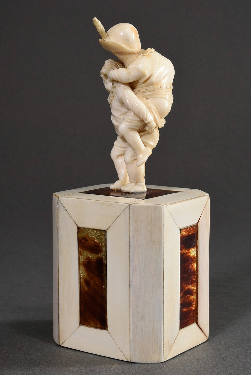 Fine ivory carving "Callot's Gnomes Piggyback" with screwable head on a high base with ivory and fo - Image 2 of 7