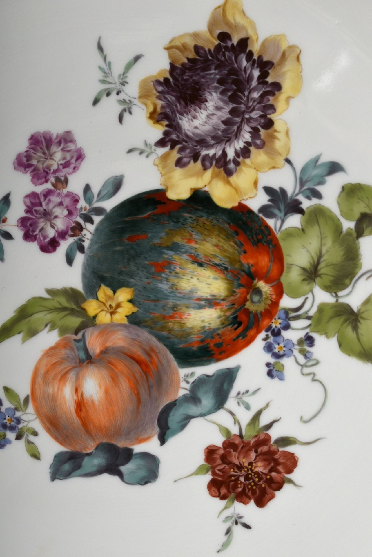 Pair of large Meissen wall plates with polychrome fruit painting and basket rim, 20th century, scri - Image 6 of 7