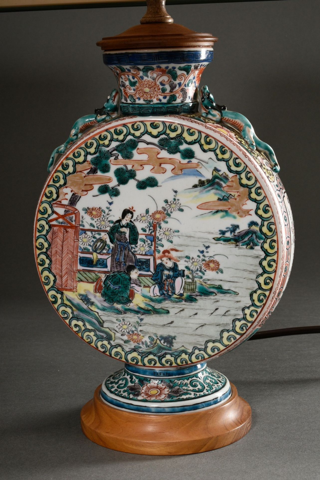 Pair of Japanese Kutani Moonflask vases with polychrome painting "Garden scenes" mounted as lamps,  - Image 3 of 7