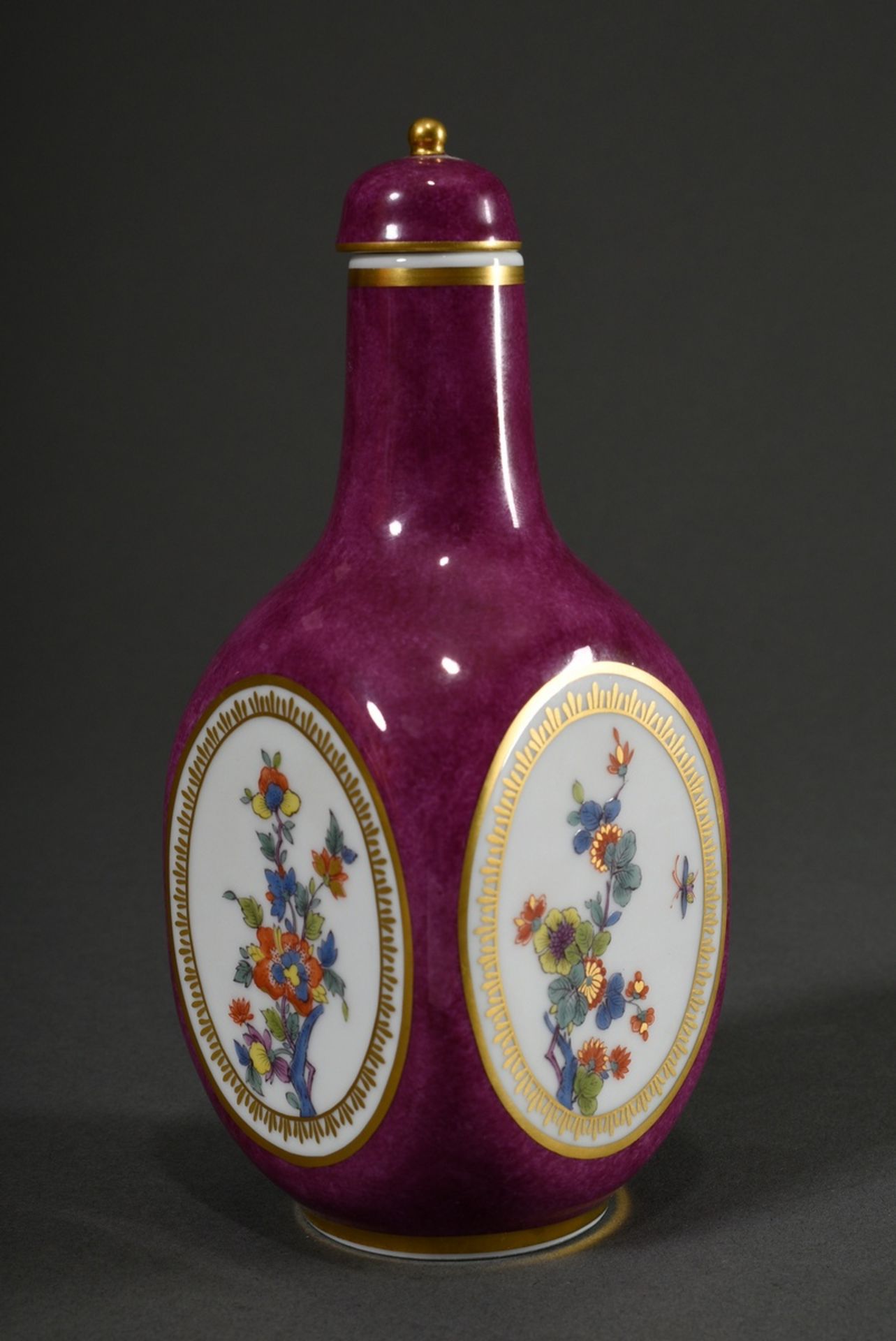 Meissen square sake bottle after an Asian model with polychrome Kakiemon decoration in ocval cartou - Image 2 of 4