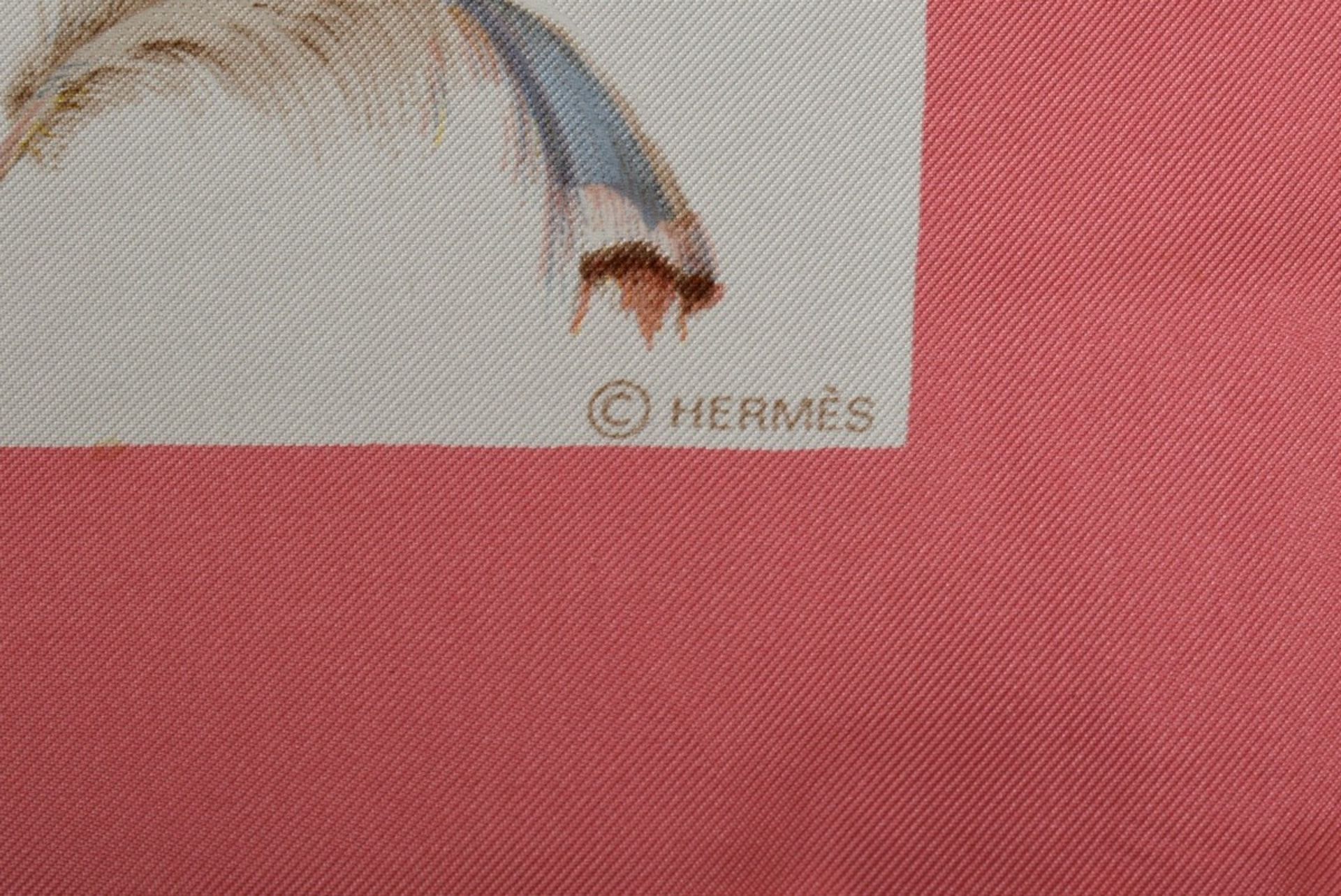 Hermès silk carré "Plumes" in pink, design: Henri de Linares 1953, rolled edge, 90x90cm - Image 4 of 5