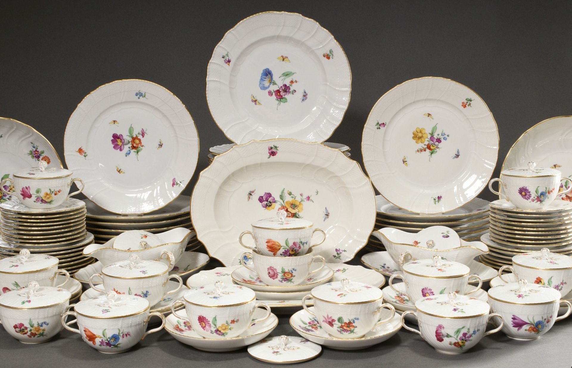 114 pieces KPM dinner service "Neuosier" with polychrome painting "flowers and insects" consisting  - Image 2 of 14