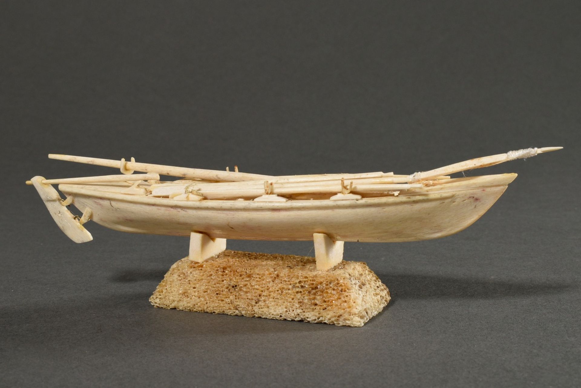 Scrimshaw "Whaling Boat", carved whale tooth, bone and thread, on base, parts partly glued, 19th c. - Image 2 of 6