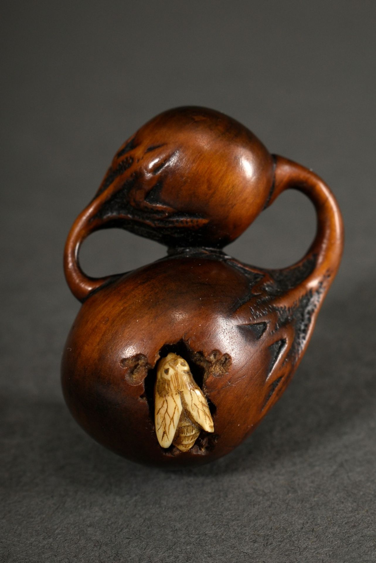 Boxwood netsuke "Small and large aubergine", with a wasp made of staghorn worked into the large aub