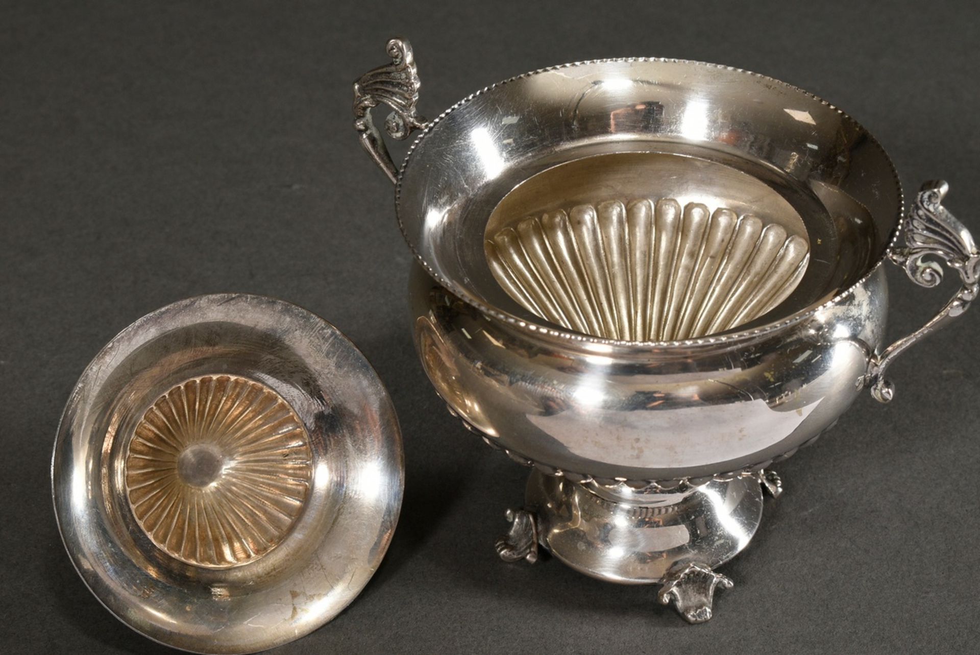 2 Miscellaneous pieces Top and lidded pot with classical grooved decoration and openwork rim, silve - Image 6 of 7