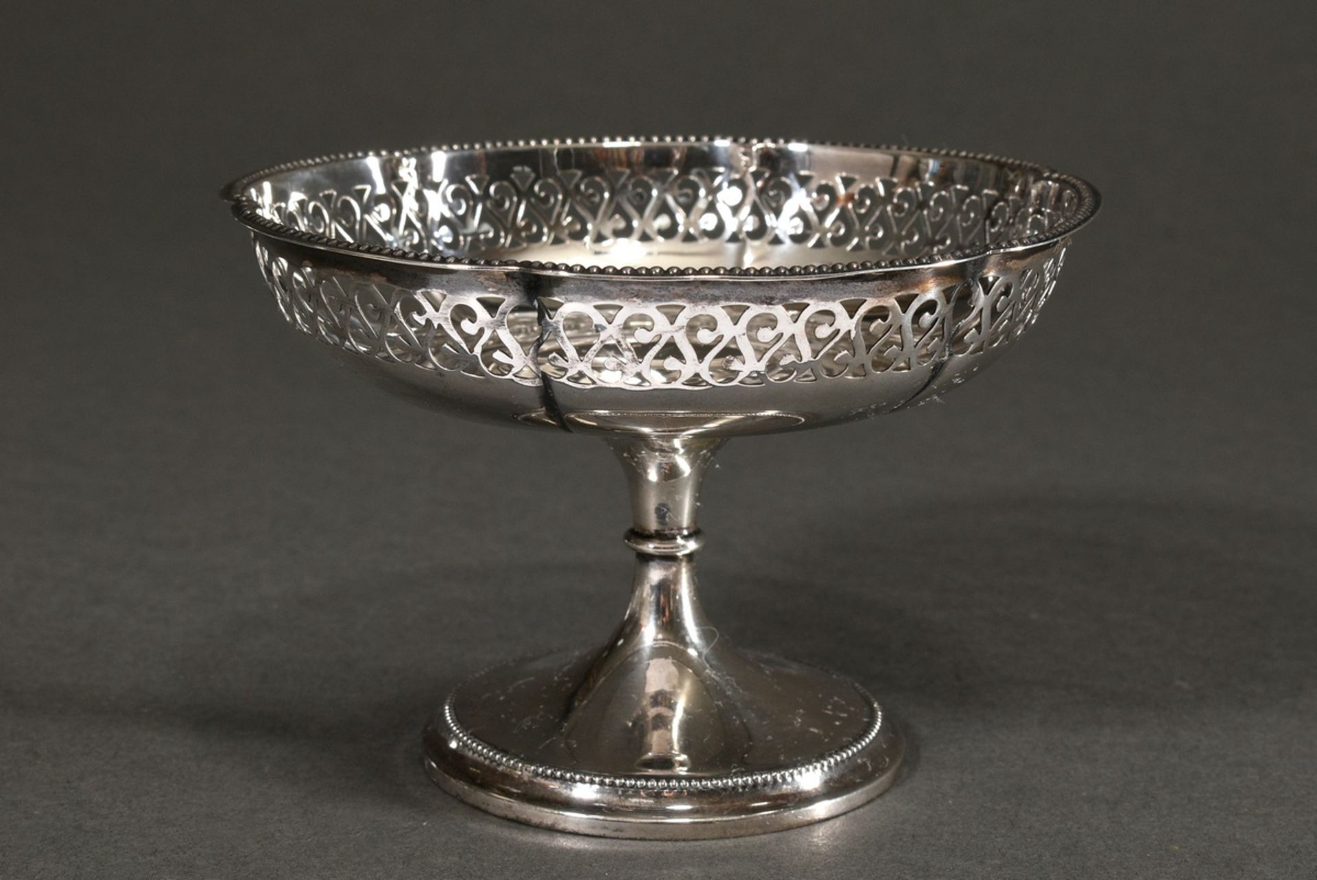 2 Miscellaneous pieces Top and lidded pot with classical grooved decoration and openwork rim, silve - Image 2 of 7