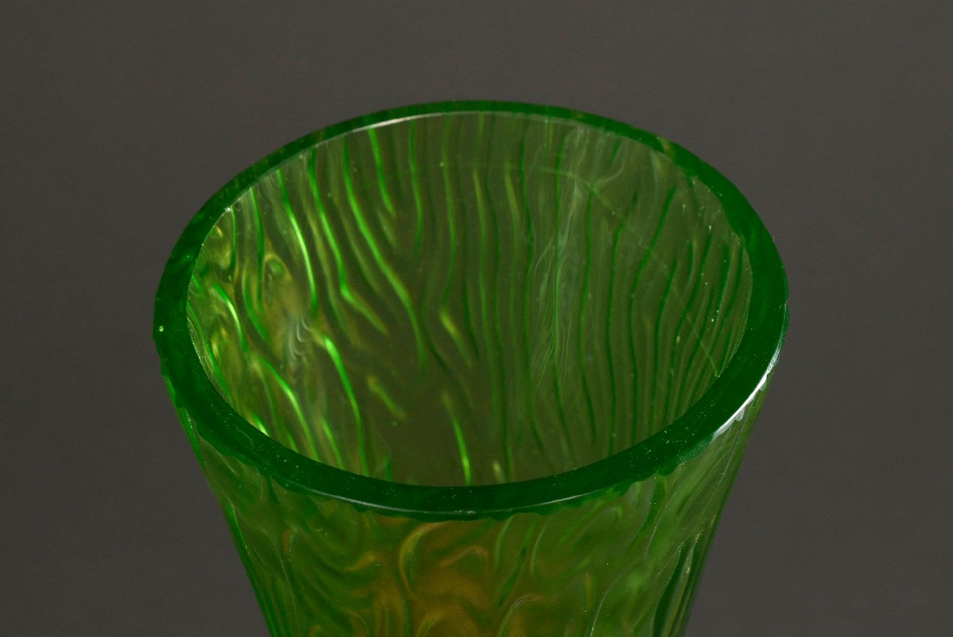 Green iridescent art nouveau baluster vase with conical neck and bark pattern, h. 25cm - Image 2 of 3