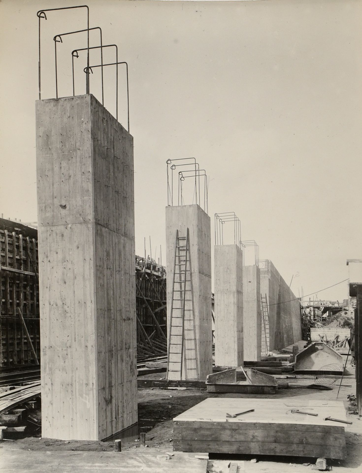 10 Renger-Patzsch, Albert (1897-1966) "Architekturstudien" (Beton- und Brückenbau), Fotografien, ve - Bild 13 aus 13