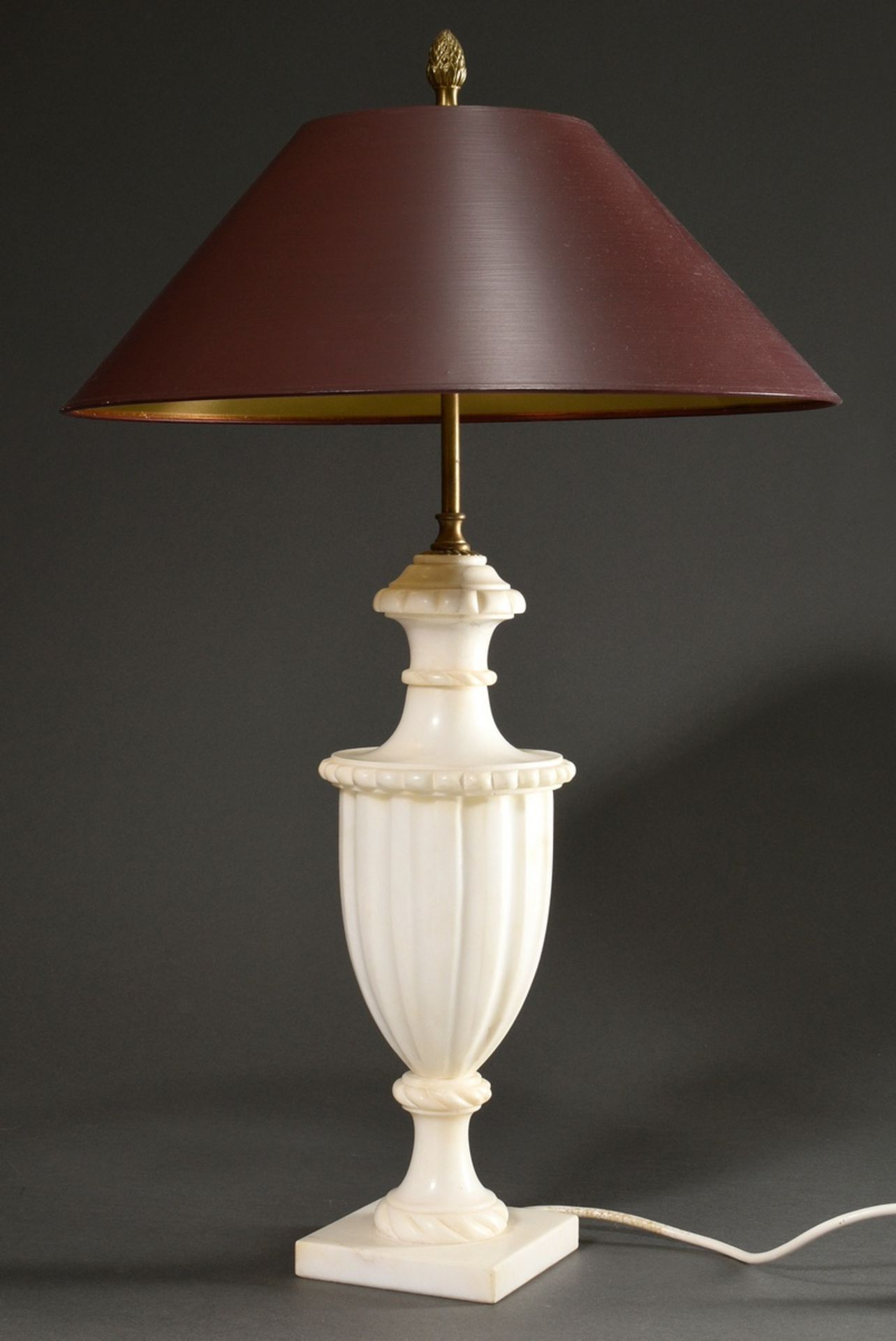 Table lamp with classic alabaster vase base on angular plinth, 20th c., h. 67,5cm