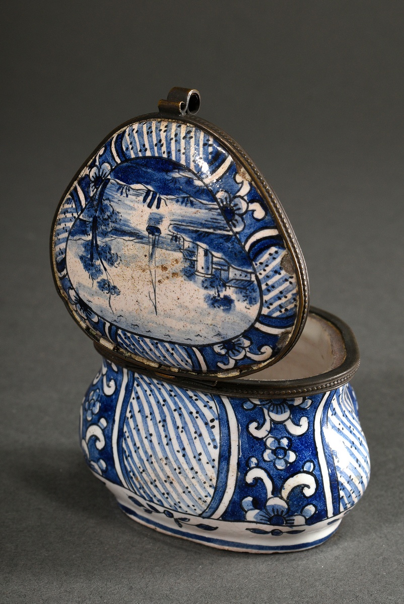 Small cambered Delft tabatiere with blue painting decoration "River Landscape", 18th/19th c., botto - Image 3 of 7