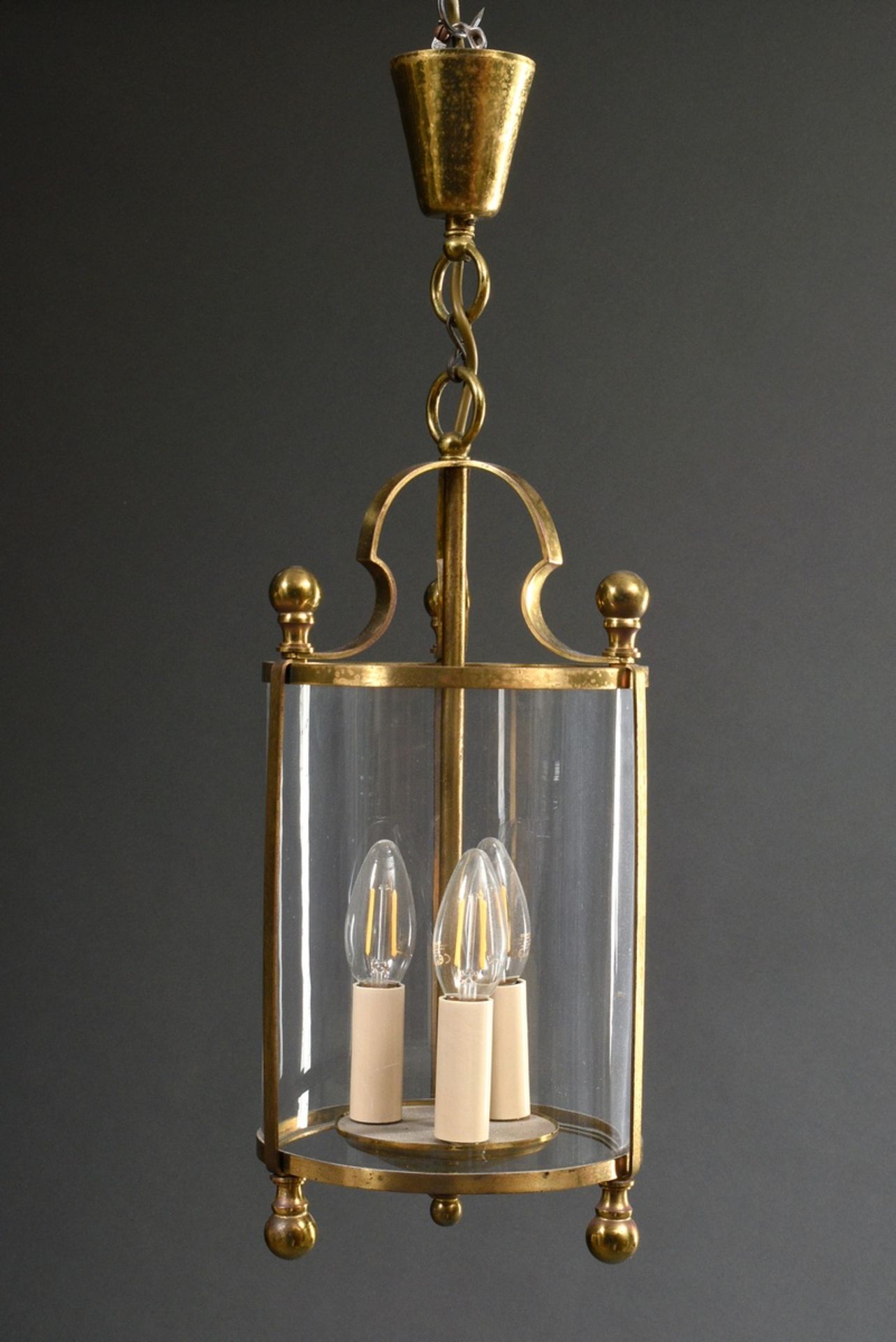 Classic lantern with cylindrical glass in polished brass mount, 20th c., h. 61, Ø 18,5cm