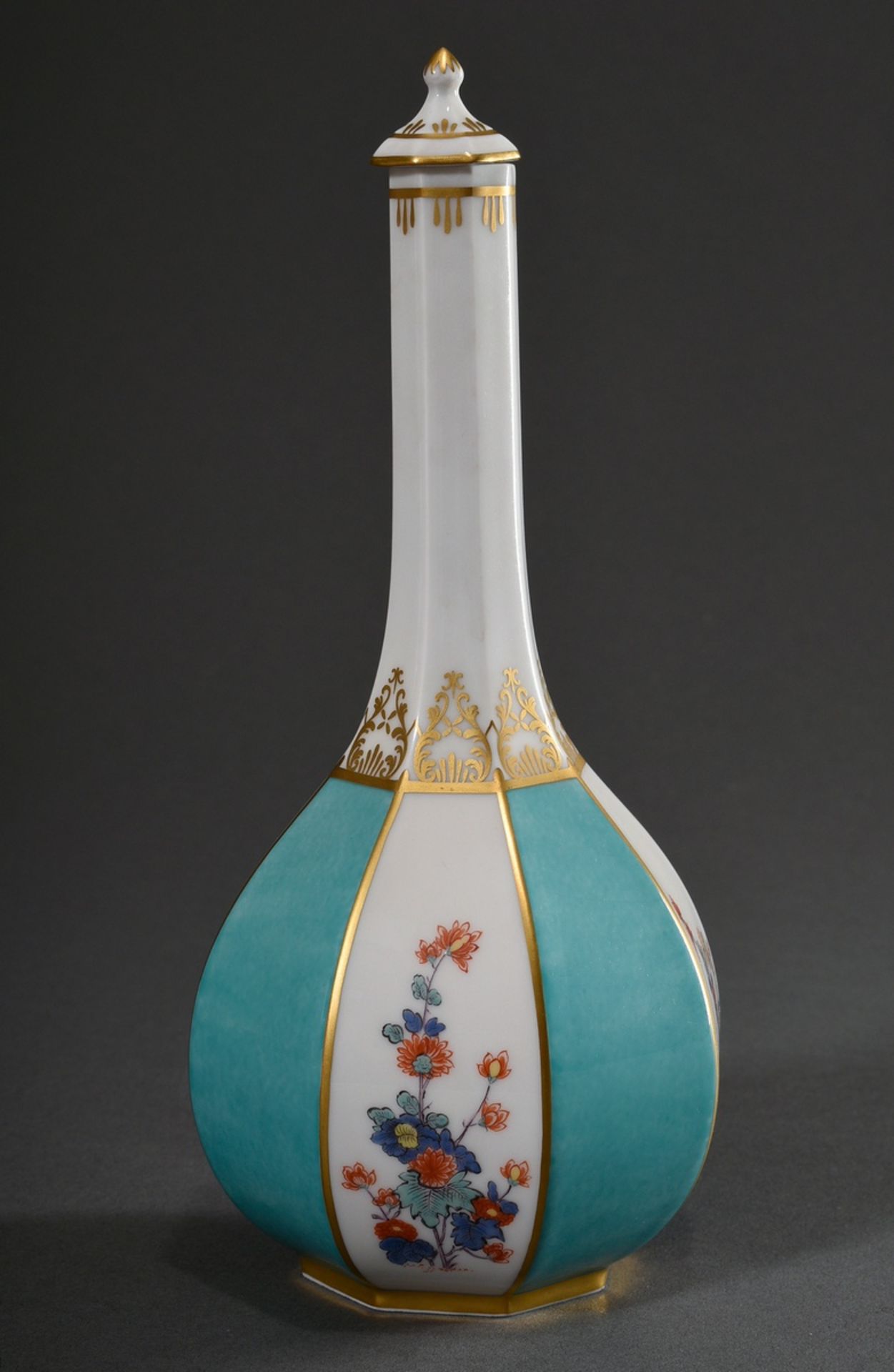 Meissen octagonal sake bottle after Asian model with polychrome Kakiemon decor and gold staffage on