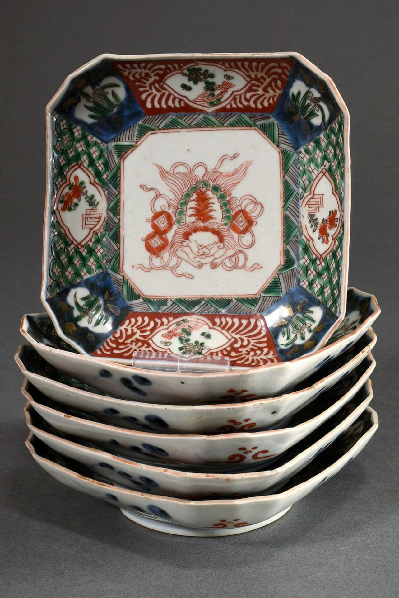 6 Octagonal Imari bowls with polychrome enamel painting "Fo lion and plants", Japan circa 1700, 13x