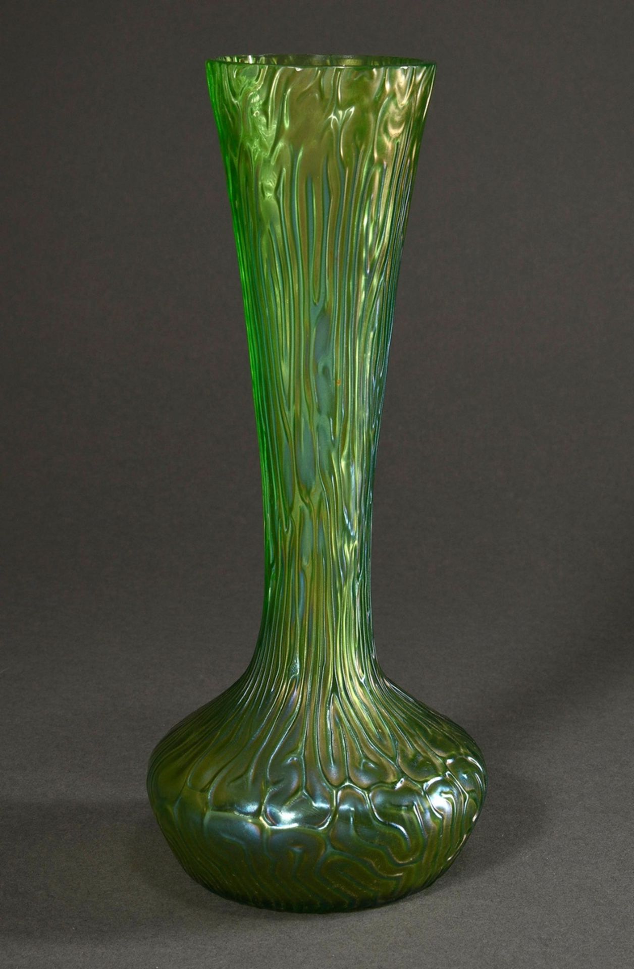 Green iridescent art nouveau baluster vase with conical neck and bark pattern, h. 25cm