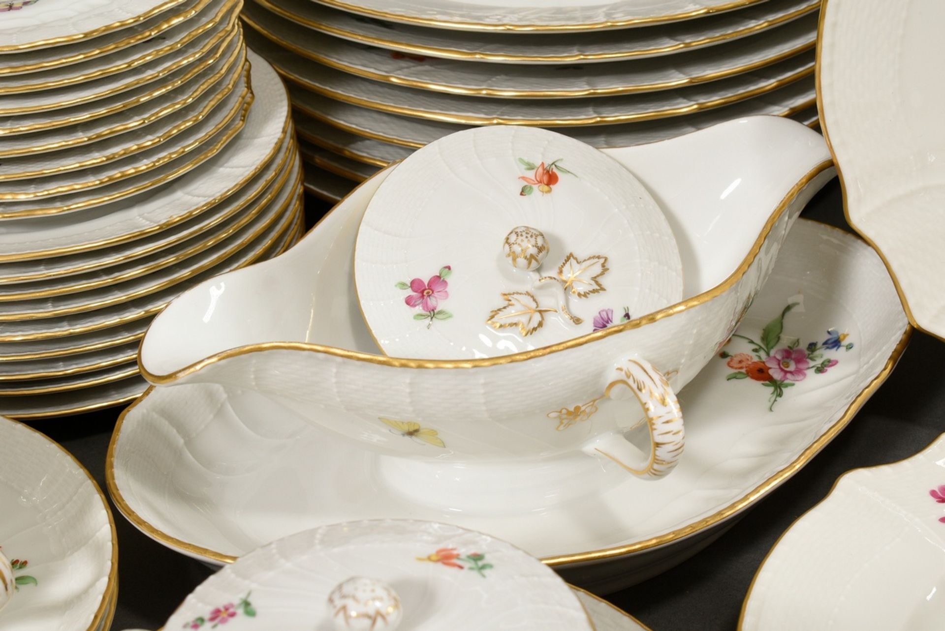 114 pieces KPM dinner service "Neuosier" with polychrome painting "flowers and insects" consisting  - Image 7 of 14