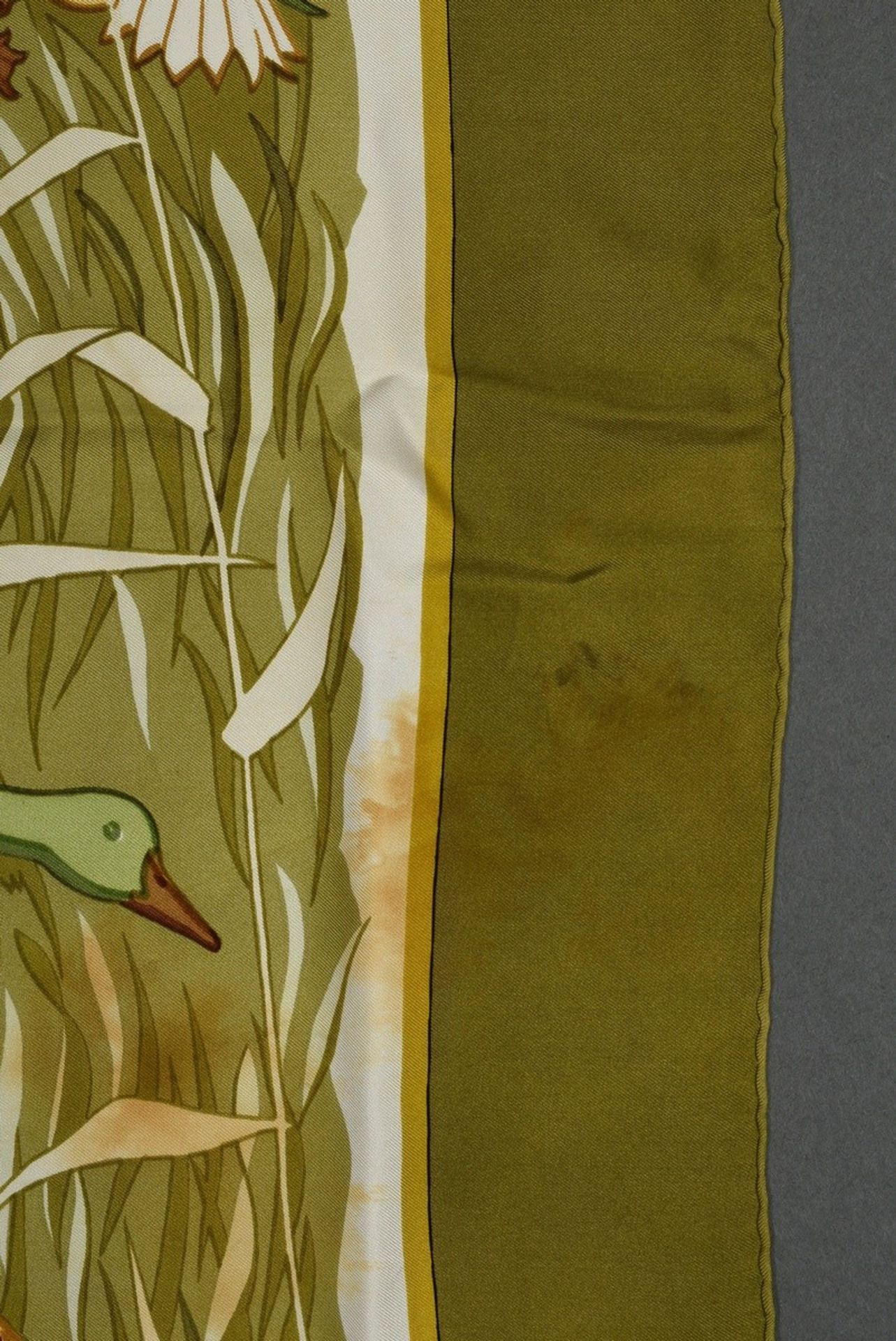 Hermès silk carré "Cols Vert" in olive, design: Christiane Vauzelles 1973, rolled edge, 90x90cm, no - Image 4 of 4