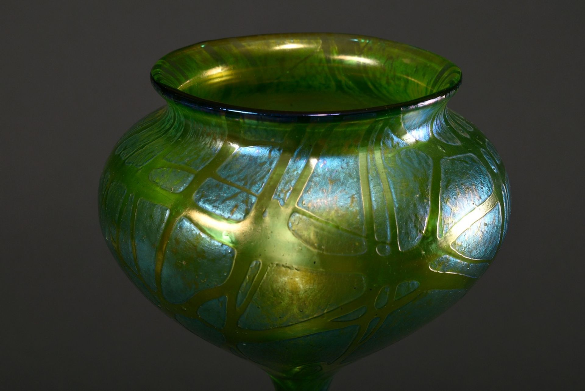 Loetz Wwe. vase on high stem over round foot with green-blue iridescent "Crete Pampas" decor, h. 32 - Image 3 of 5