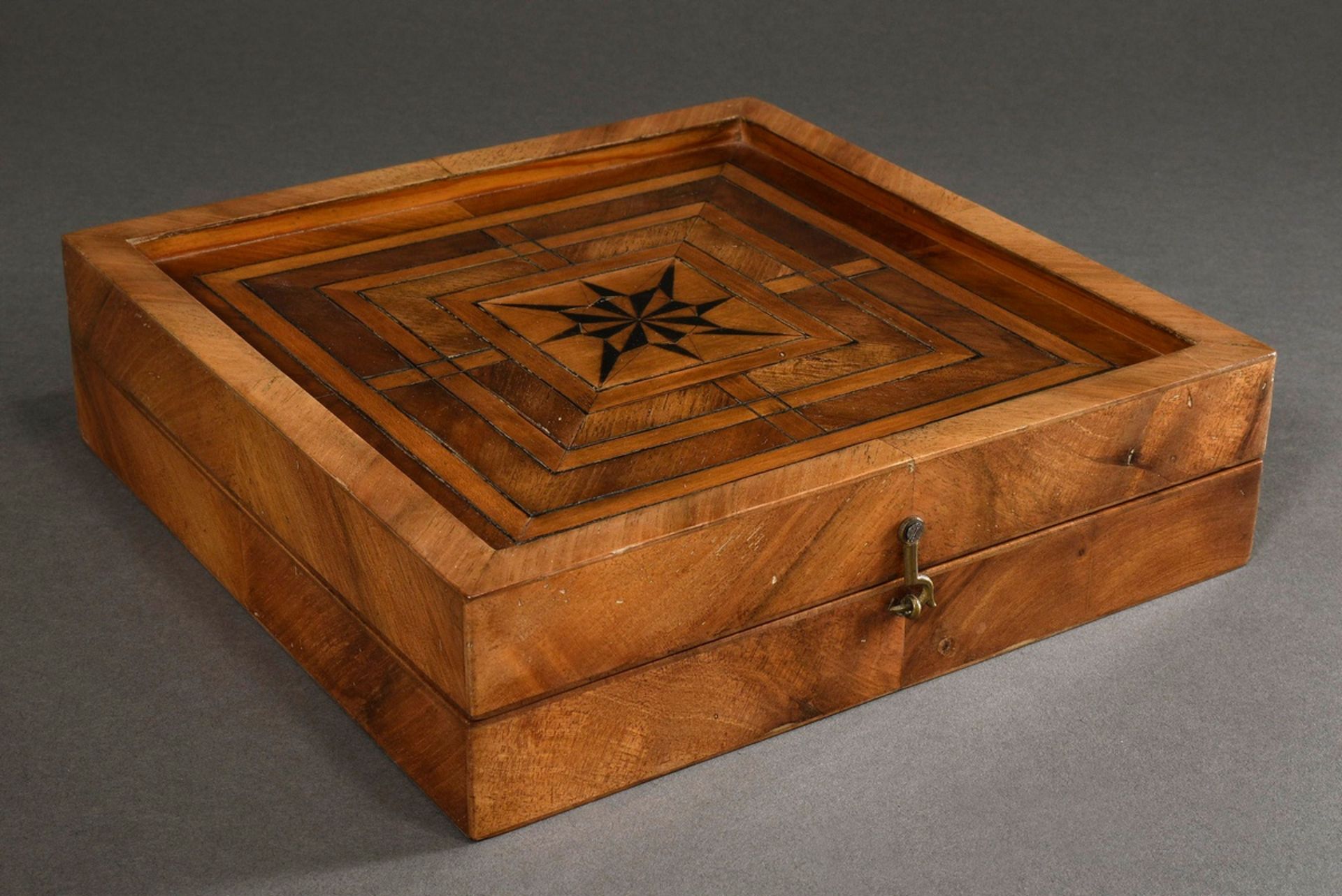 Small box with playing fields for mill, chess and backgammon, 19th c., fruitwood veneered on softwo