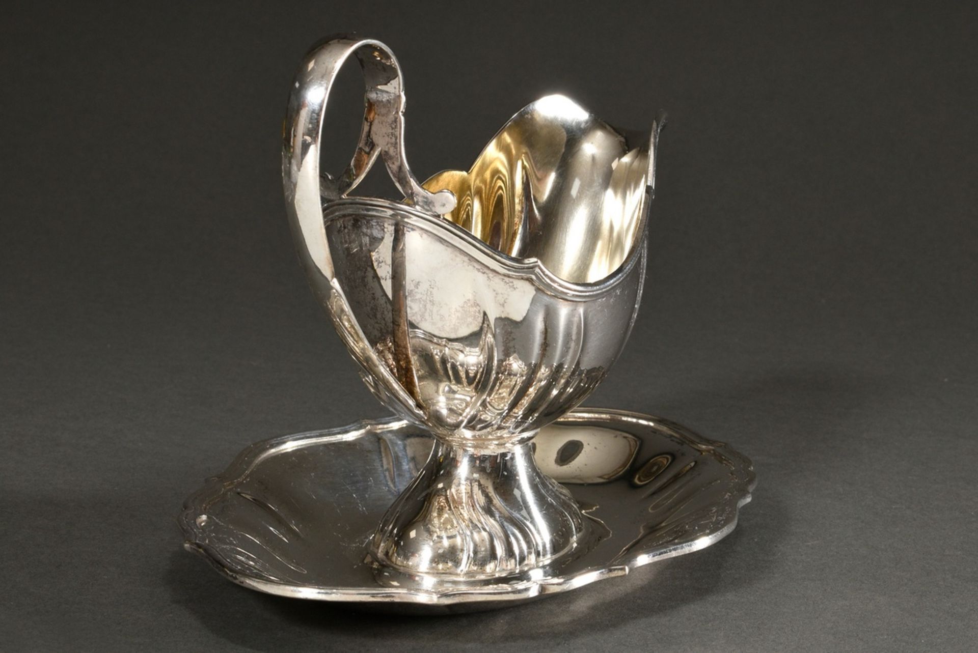 Sauciere with curved features on a base, Wilkens, jeweler's mark: Jos. Lortz, silver 800 inside gil - Image 3 of 8