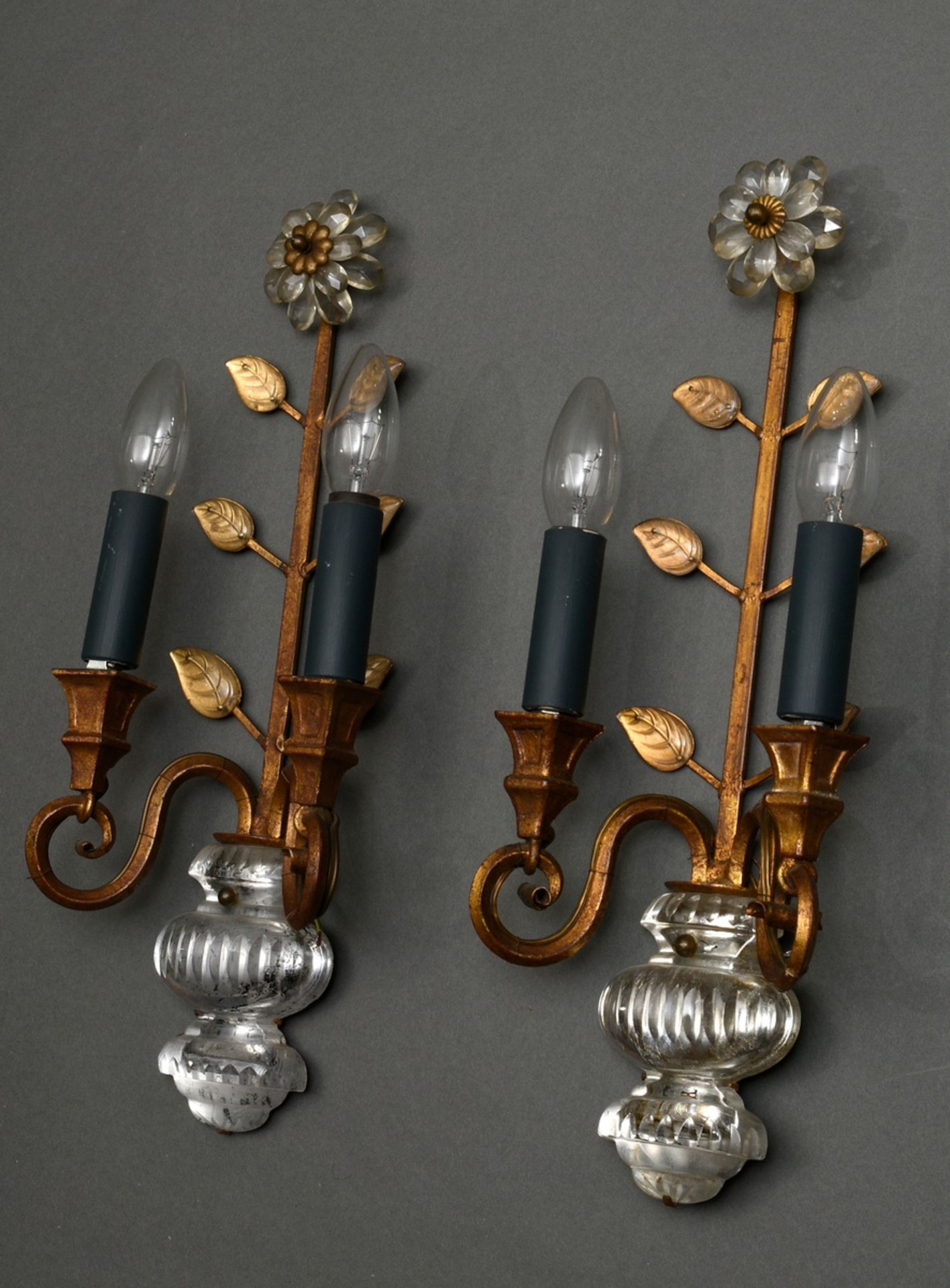 Pair of "Vases" wall lamps in Maison Baguès style, gilded metal with cut mirror glass and prismatic