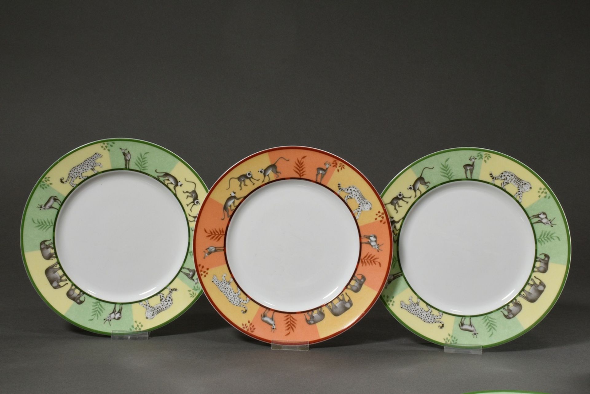 8 Pieces Hermès tableware "Africa" consisting of: 3 plates (Ø 22,5cm), 2 cups/4 UT (h. 7,5cm), 2 sm - Image 5 of 7