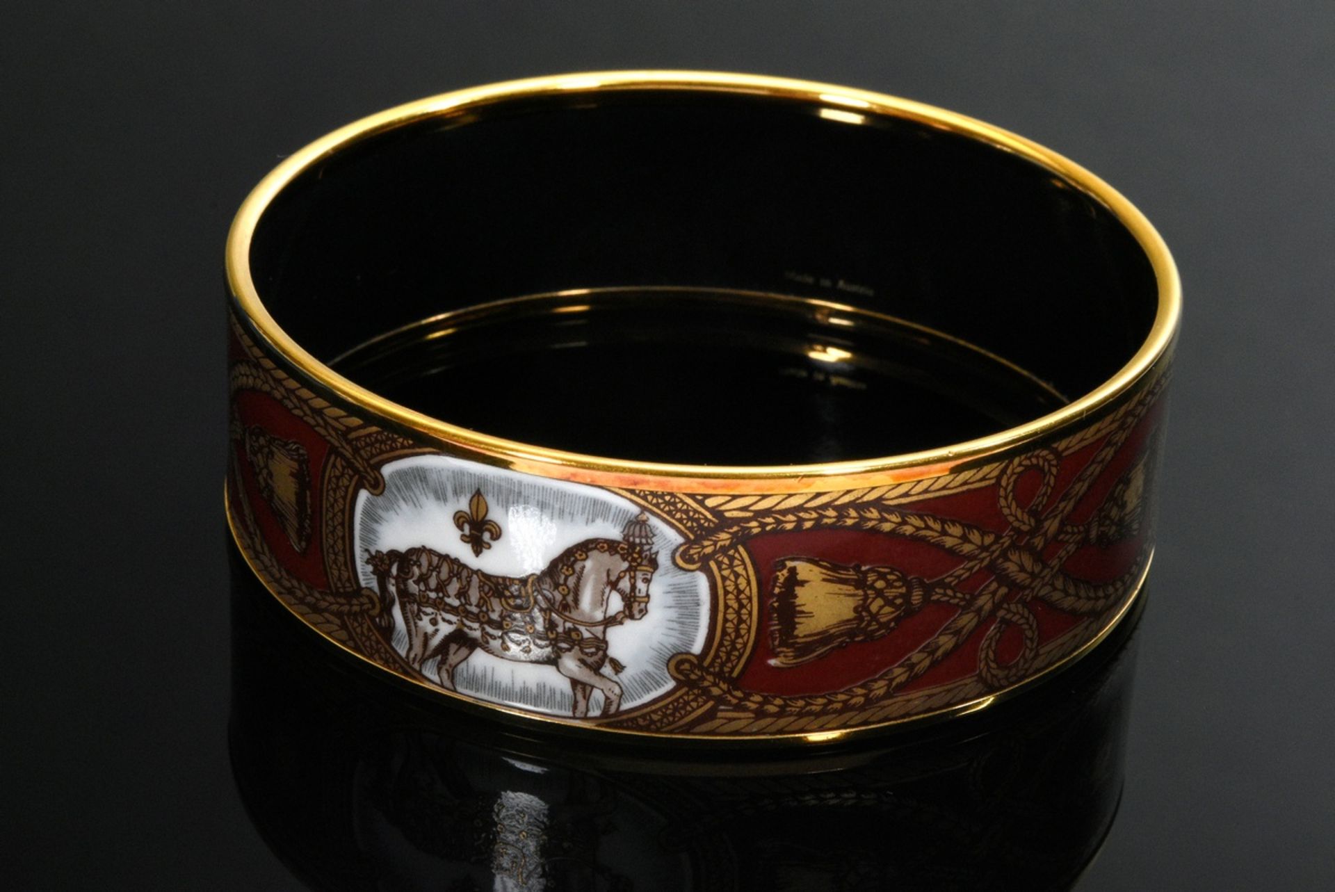 Wide Hermès bangle with brown and gold enamel print decoration "Schimmel und Quatenbänder", gilded  - Image 2 of 4