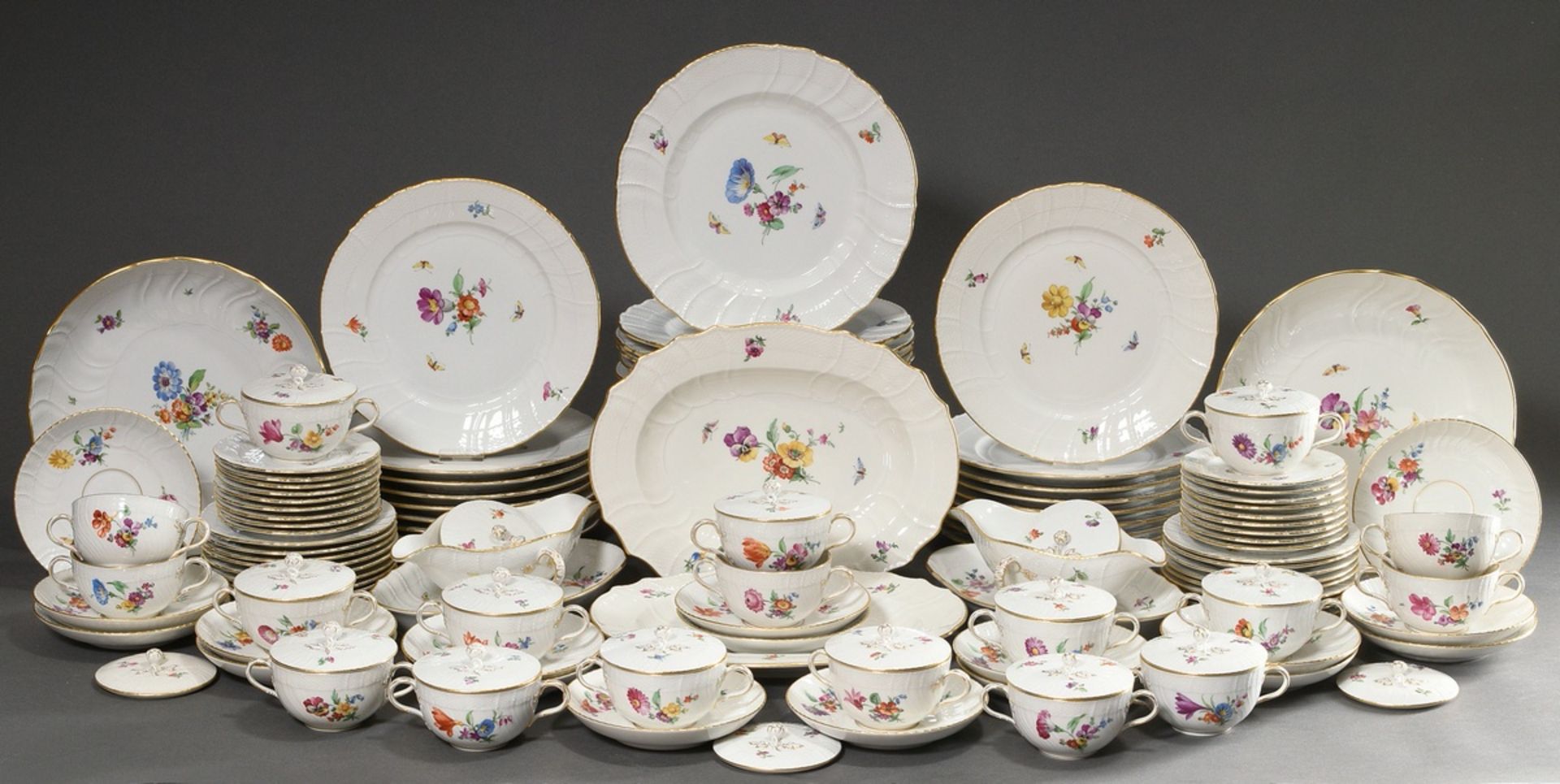 114 pieces KPM dinner service "Neuosier" with polychrome painting "flowers and insects" consisting  - Image 3 of 14