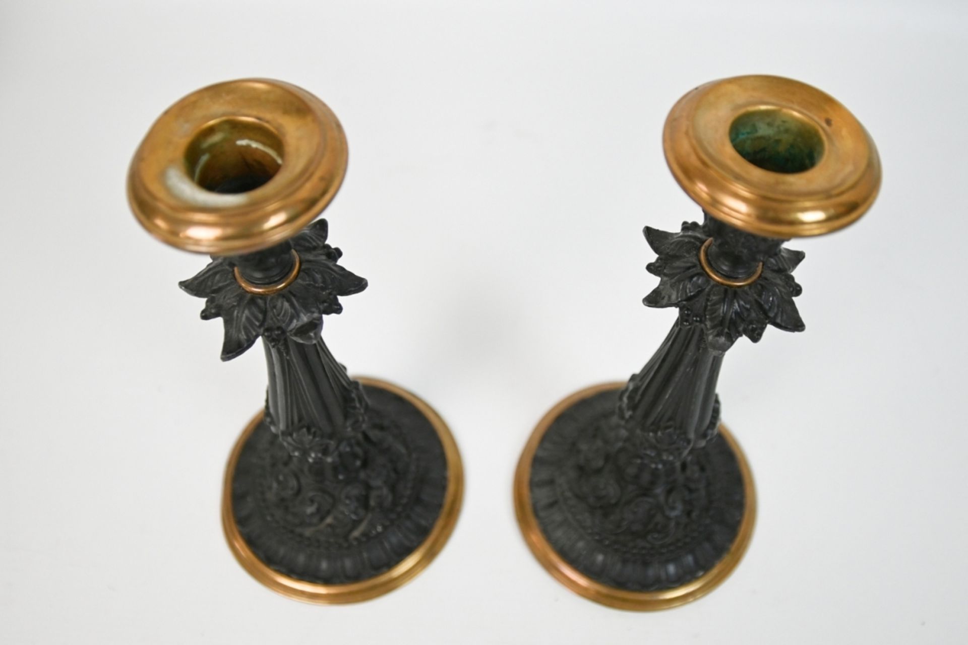 Paar Kerzenleuchter aus Zinkdruckguss, - Image 3 of 3