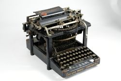 REMINGTON STANDARD TYPEWRITER 7 UM 1900