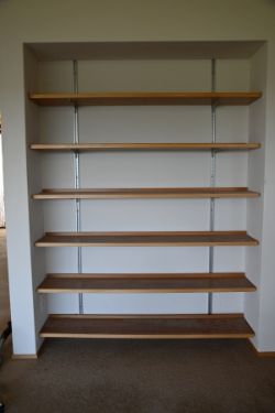 BüCHERREGAL ZUR WANDMONTAGE (String-System)