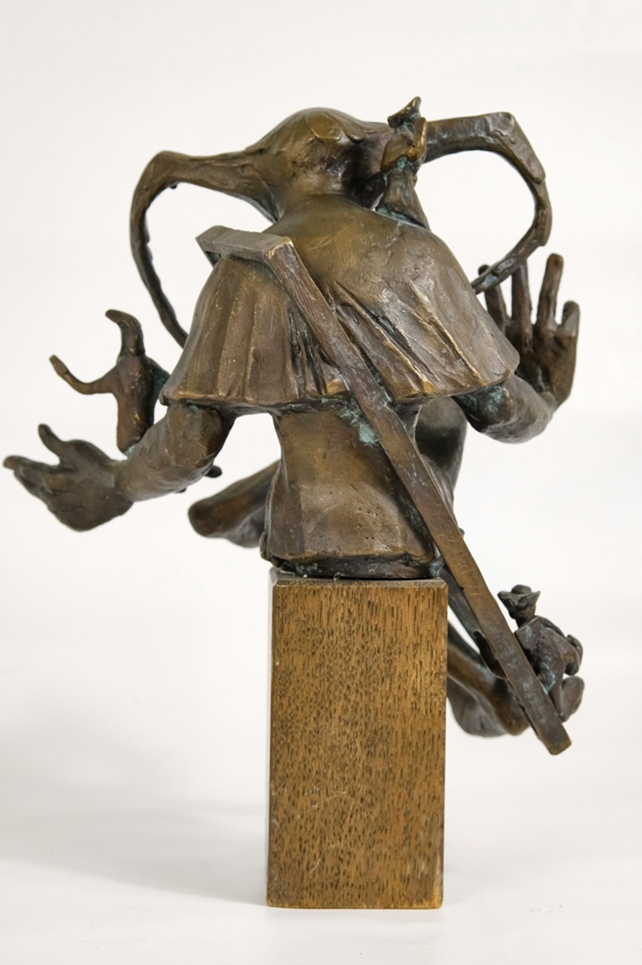 FÜNF BRONZEFIGUREN von Strassacker unterschiedliche Künstler, Höhe zwischen 22cm (Engel) und 30cm ( - Bild 4 aus 19