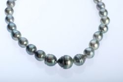 PERLENKETTE Tahiti-Perlen (D um 1cm), L 44cm, sehr guter Zustand