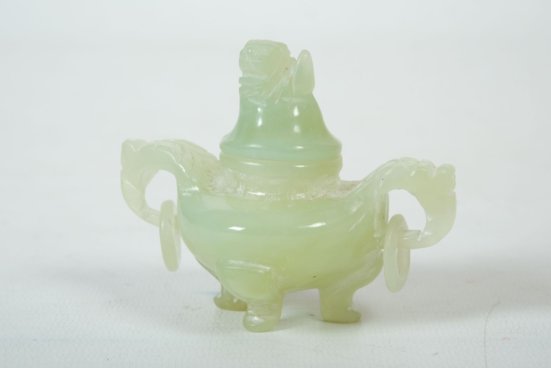 JADE Parfümbrenner mit Deckel, China, 8x7x4,5cm