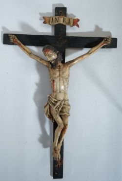 KRUZIFIX, mit "INRI" beschriftet, Darstellung der Kreuzigung Jesu, einzelne Wunden mit Blut, Holz, 