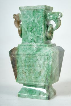 JADE Amphoren-Vase, China, 17x6x4,5 cm