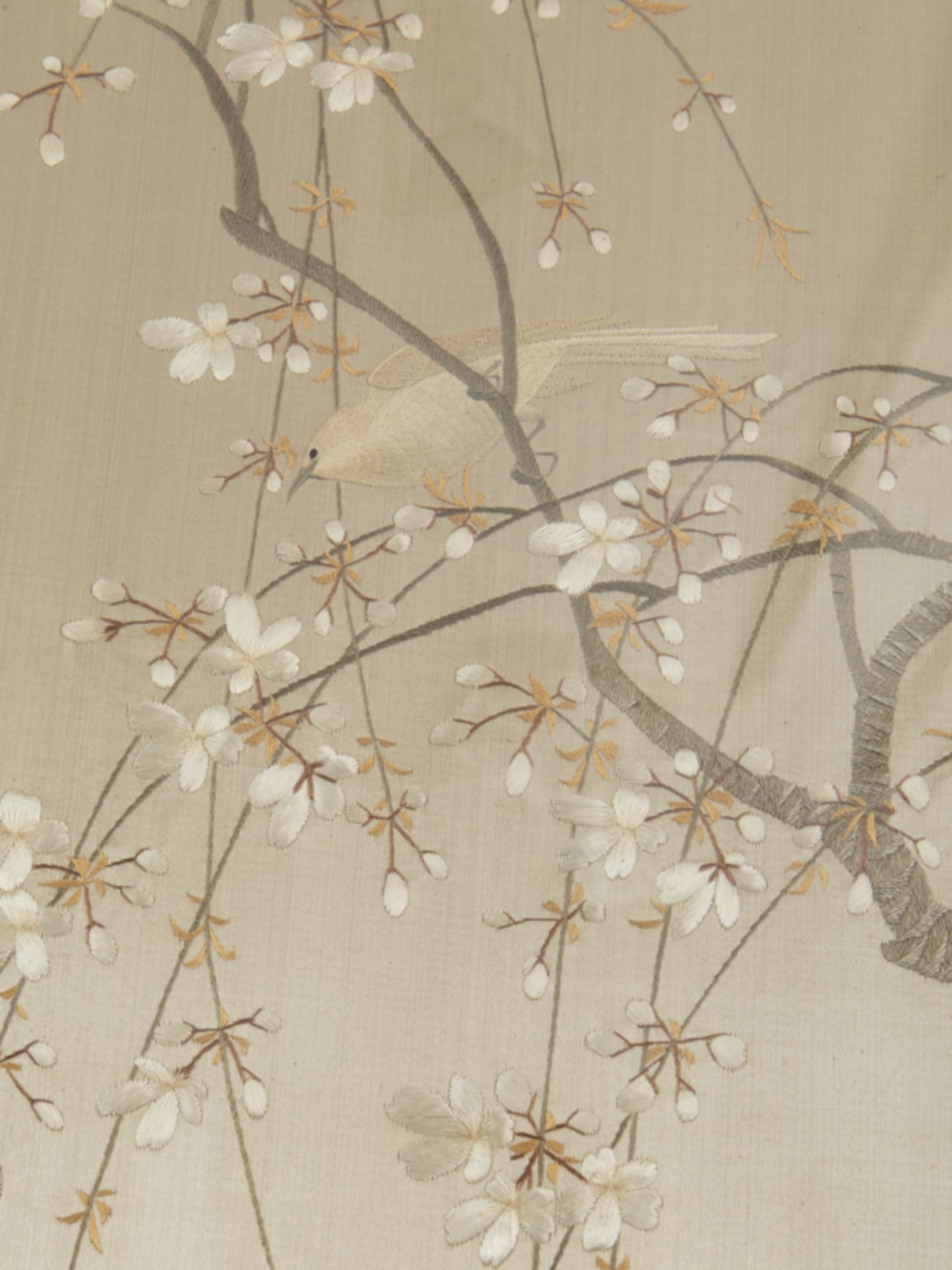 Singvögel in Blütenzweigen, Seidenbild, Japan, Meiji Zeit. - Image 7 of 10