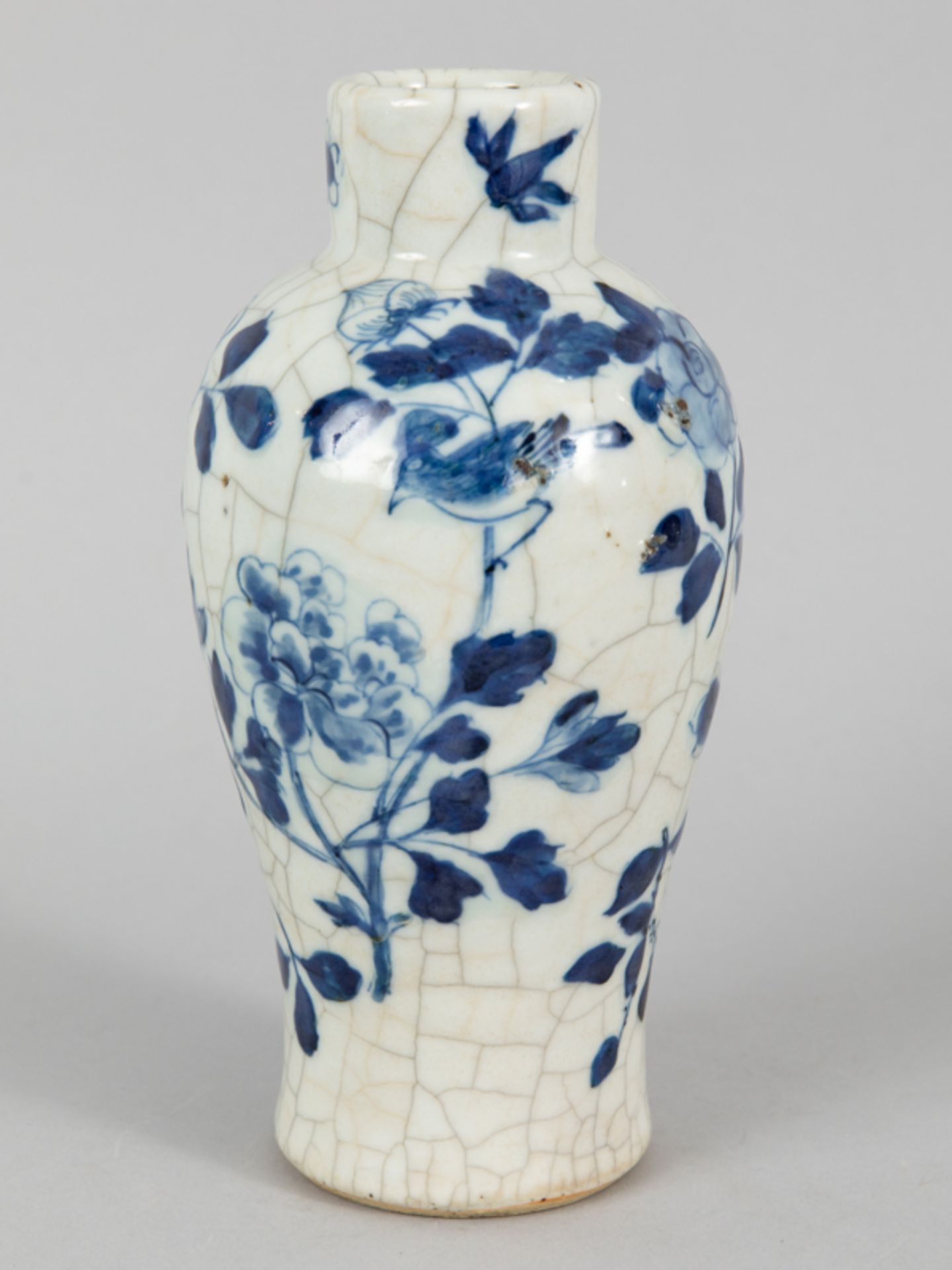 Vase mit Floraldekor und Craquelé Glasur, China, 20. Jh. - Bild 3 aus 14