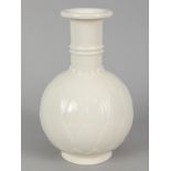 Vase mit Blattrelief, Entwurf Arno Malinowski, Royal Copenhagen, 20. Jh.