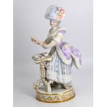 Figur "Elegante Patience-Legerin", nach Entwurf von M.V. Acier (1736-1799), Meissen, 19 Jh.