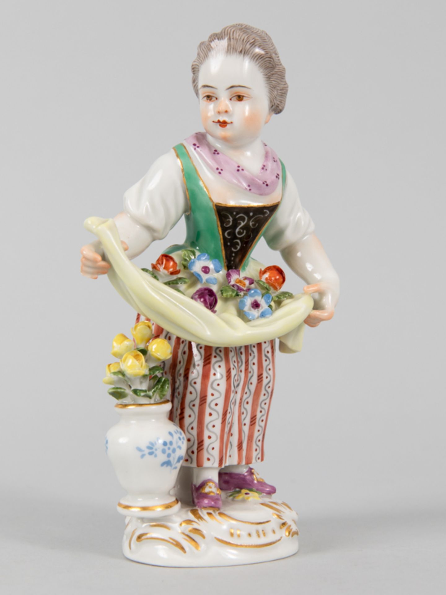 Figur "Blumenmädchen mit Vase", Modell von J.J. Kändler, Meissen, 20. Jh.