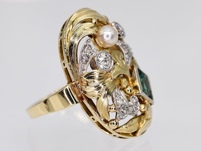 Ring mit Akoya-Perle, hellgrünem Turmalin und Altschliff-Diamanten, zusammen ca. 0,20 ct, 60- er Jah - Image 2 of 5