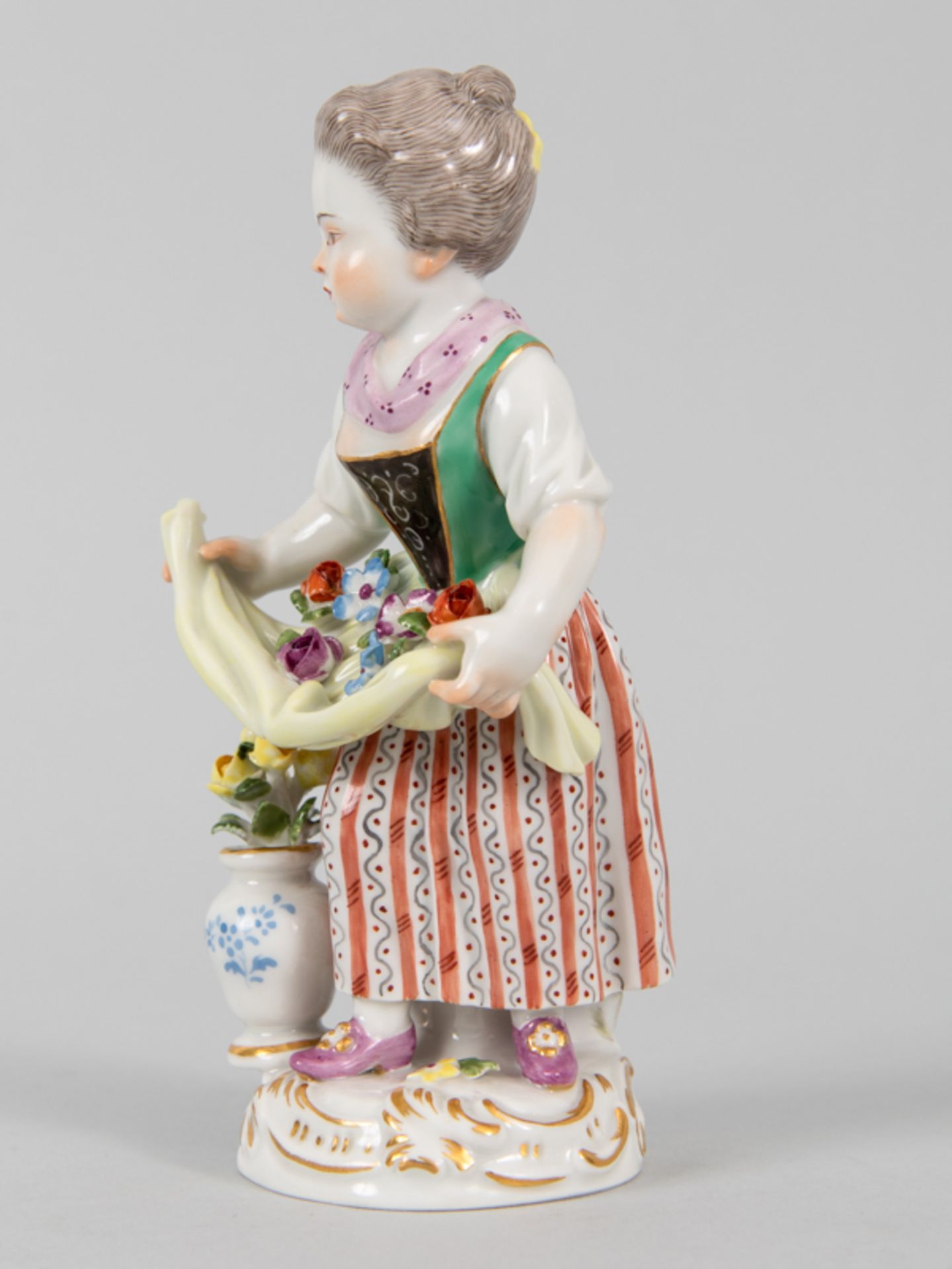 Figur "Blumenmädchen mit Vase", Modell von J.J. Kändler, Meissen, 20. Jh. - Bild 5 aus 7