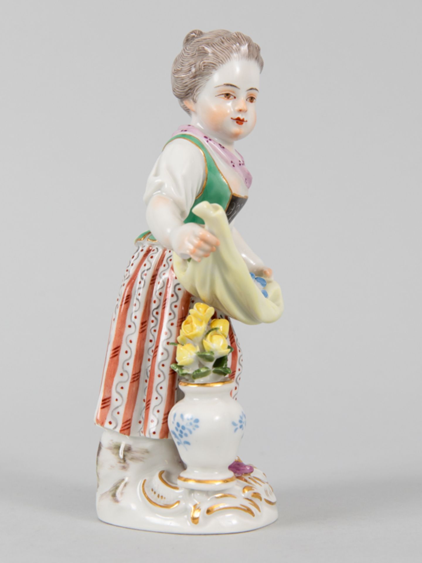 Figur "Blumenmädchen mit Vase", Modell von J.J. Kändler, Meissen, 20. Jh. - Bild 3 aus 7